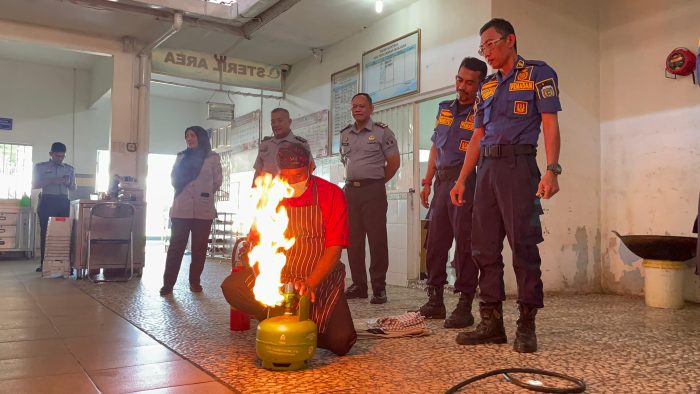 Lapas Indramayu Gelar Simulasi Penyelamatan Kebakaran di Dapur Satuan Kerja Pemasyarakatan